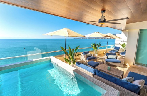 Bucerias Condo | Beachfront Golden Zone Bucerías Penthouse Agua - All new top to bottom Reno!