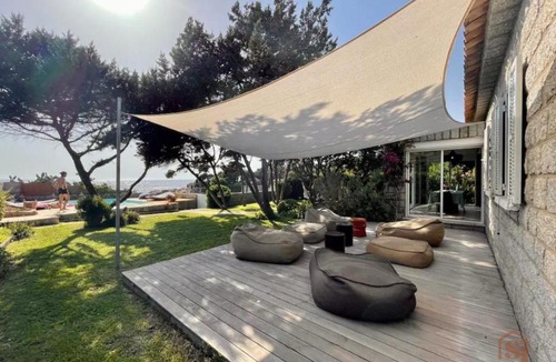Isolella House | Beachfront villa - Swimming pool & garden