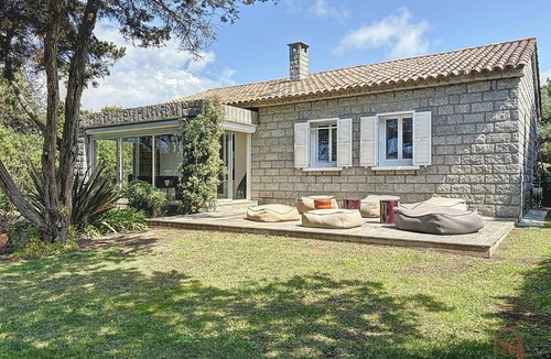 Isolella House | Beachfront villa - Swimming pool & garden