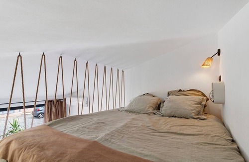 Solaro Bed & Breakfast | Bed and Breakfast 'Vill'amore' with Sea View, Wi-Fi and Air Conditioning