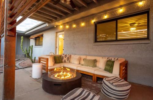 Camelback East House | Biltmore Home with Game Room & Fire Pit, Sleeps 16