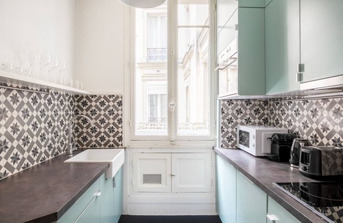 Saint-Merri Apartment | Blueground | Le Marais, elev, nr Rue Rambuteau