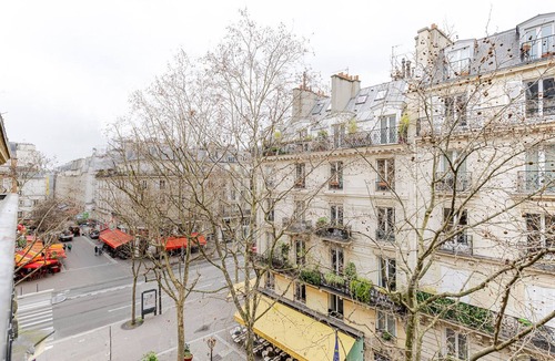 Saint-Merri Apartment | Blueground | Le Marais, elev & w/d, nr Pompidou