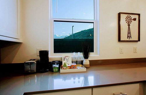 North Gateway House | Brand new community! Modern and stylish Casita with mountain view