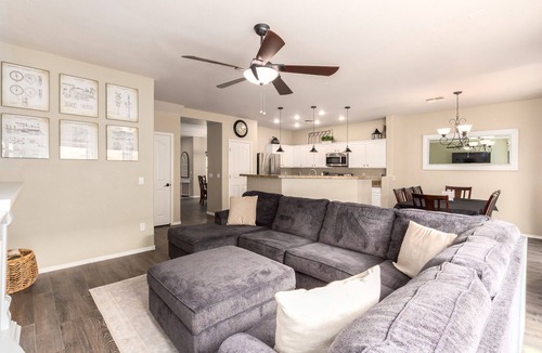 Ocotillo Landing House | Bright & Spacious 4 Bed House with Community Pool