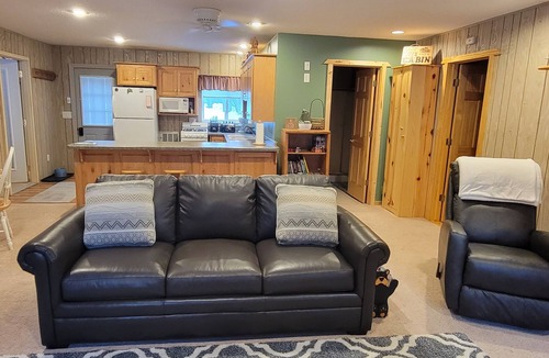 Pine River Cabin | Cabin on Norway Lake, 2 bedroom/sleeps 6