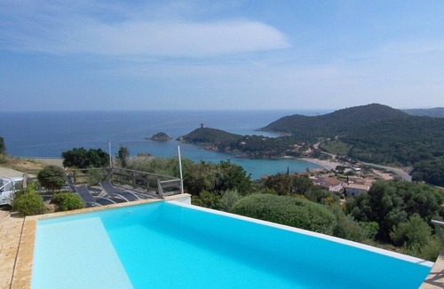 Pinarellu Apartment | CAROLE F4 - SWIMMING POOL IN RESIDENCE - FAUTEA- 3*