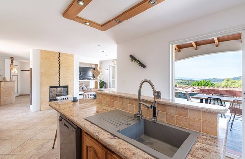 Afa House | Casa Piscia Rossa - Avec Piscine Privée et Jacuzzi