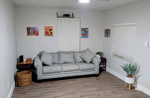 Yuma House | Casa Vera - Charming fully remodeled house on large lot with mini theater
