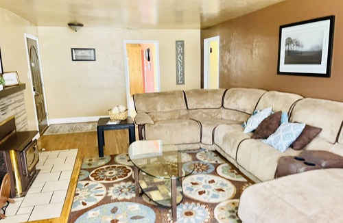 Kanab House | Center of Kanab! Inviting, clean & spacious