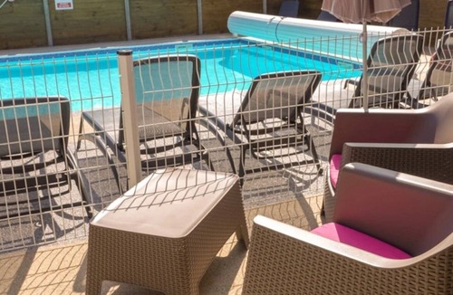 Perros-Guirec Ski Chalet | Chalet 3 étoiles - Piscine - ccbgbgd