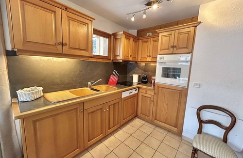 Demi-Quartier Apartment | Charming 2-bedroom apartment, garden, parking, and wifi in Demi-Quartier