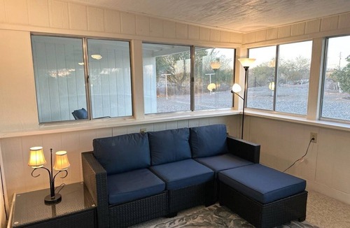 Surprise House | Charming 3-bedroom house in rural Surprise, 20 minutes to Spring training games.