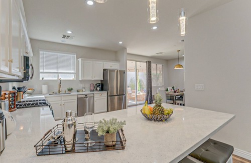 McCullough Hills House | Charming, Cozy & Elegant Zen Retreat with Hot Tub