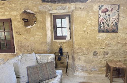Meyrals House | Charming gîte 1-2p with terrace on green domain - L'Iris