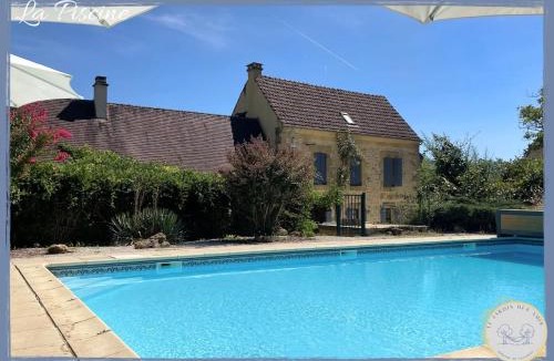 Meyrals House | Charming gîte 1-2p with terrace on green domain - L'Iris