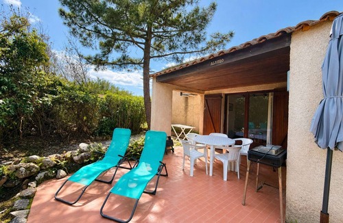 Santa Giulia House | Charming Mini-Villa, 50m from Santa-Giulia Beach, Private Terrace, Sleeps 4