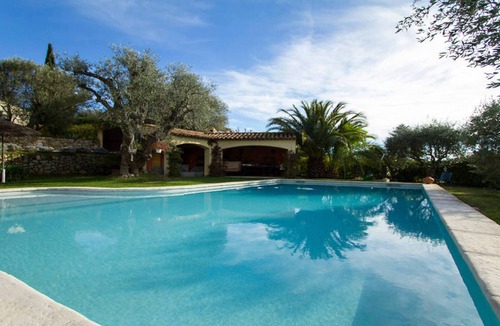 Tourrettes-sur-Loup Villa | Charming Provencalvilla, swimming pool, pool house,very quiet,south, olive trees