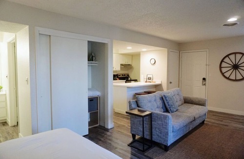 Central City Apartment | Charming Studio Amazing Location King-Size Bed