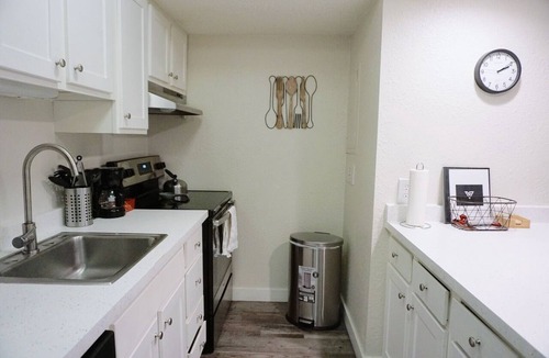 Central City Apartment | Charming Studio Amazing Location King-Size Bed