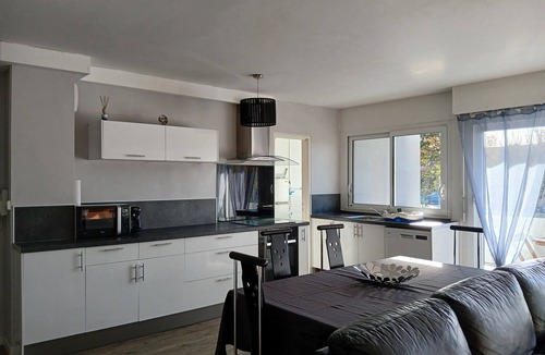 Lormont Apartment | Charming T3 on the outskirts of Bordeaux - 2 bedrooms