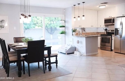 Village Grove House | Citrus House
