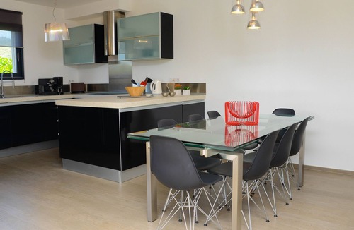 Oletta House | Contemporary villa with swimming pool and private garden