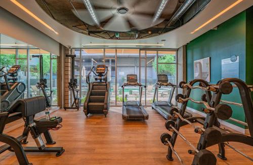 Evans Churchill Apartment | Cool 1BD Apartment in CDT with Gym Pool Parking