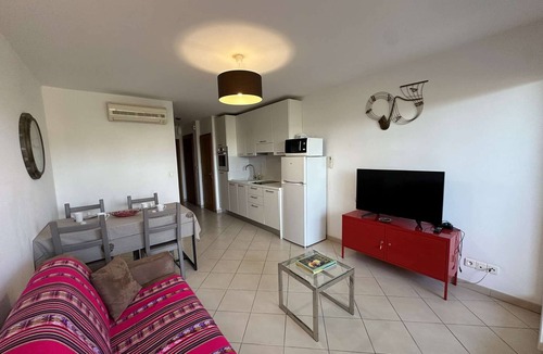 L'Ile-Rousse Apartment | Cozy 2-room apartment with terrace and parking, near beaches