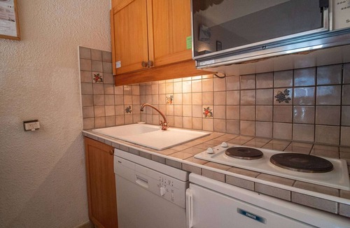 Valmorel Apartment | Cozy 2-Room Ski-In/Out Apartment with Balcony, Near Slopes and Shops in Valmorel
