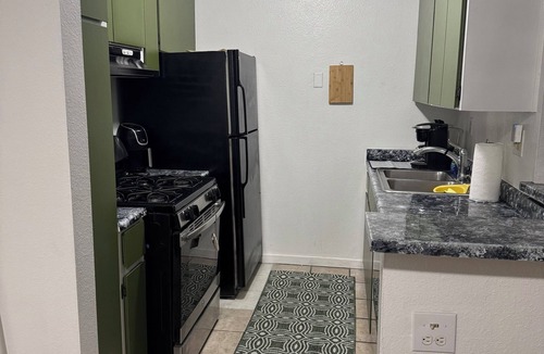 Alhambra Condo | Cozy Condo with WiFi in fabulous Phoenix. Location near Glendale and light rail!