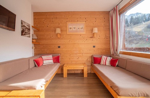 Valmorel Apartment | Cozy duplex for 6, washer, balcony, near slopes in Valmorel