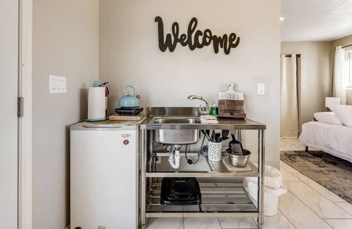 Prescott Valley Apartment | Cozy guest house with AC, WiFi, shared yard, playground, & amazing views