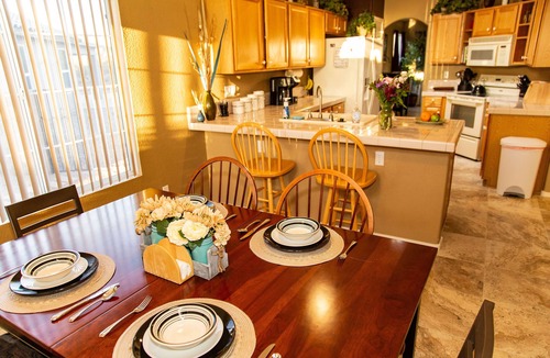The Bluffs House | Delightful, cozy home w/breathtaking mtn views. Near hiking, golf & restaurants!