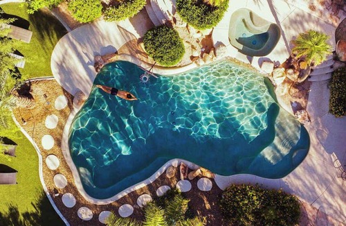 Pinnacle Peak House | Desert Wellness Resort | Golf Sim, Spa, Pickleball