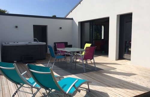 Perros-Guirec House | Design House with Spa, Single-Story, Garden