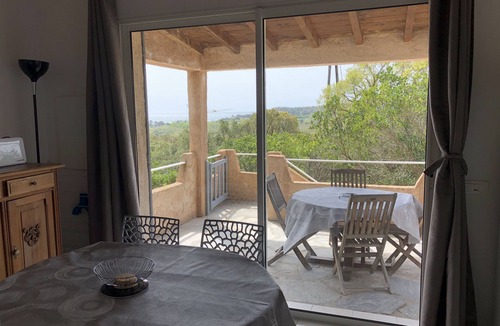 Pinarellu House | Detached house with 2 bedrooms, beautiful sea view and closed garden.