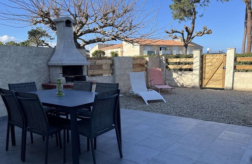 Pineto Apartment | Duplex en bord de mer à Borgo - 3 pièces, climatisation, terrasse, jardin, BBQ, WIFI, parking, plage 20m