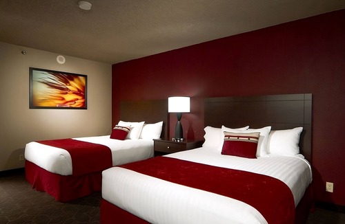 Laughlin Hotel | Edgewater Casino Resort, 2 x Sedona Pool View Queen Non Smoking Room