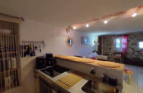 Peri Apartment | Entre mer & maquis, l'âme de la Corse en gîtes de charme avec jacuzzi, proche Ajaccio