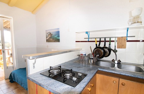 Appietto Apartment | Erbalunga 80m from the Beach – Sea and Mountain View, Private Terrace, Air Conditioning and Wi-Fi