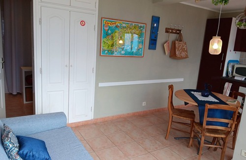Pozzo Apartment | Erbalunga: Un Petit Coin de Détente Face à la mer