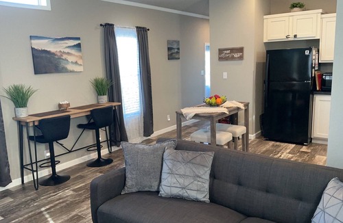 Edgewood House | Escape to this serene mountain getaway – relax in nature’s beauty. Dogs welcome!