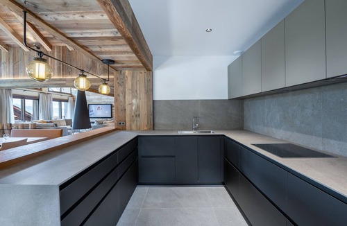 Meribel Apartment | Exceptional penthouse with jacuzzi, sauna, ski-in/ski-out, pets welcome