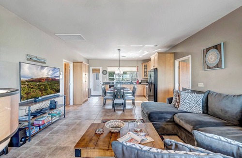 Cottonwood House | Experience luxury at Cottonwood Siesta Ridge View, a spacious 3-bedroom retreat.