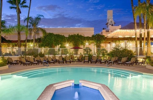 Downtown Resort | Four Great Family Units, Pool and Parking