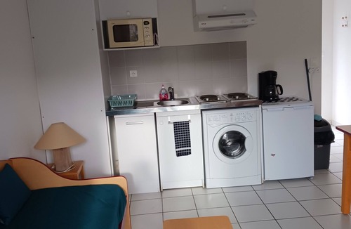 Saint-Geniez-d'Olt Condo | Charmante Résidence au Pied du Plateau de L'aubrac Saint Geniez D'olt 2 Piscine