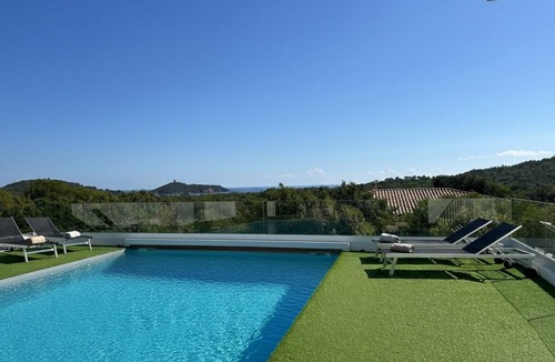 Cirendinu House | Villa Pinarello sea view, 5 mn walk from the beach