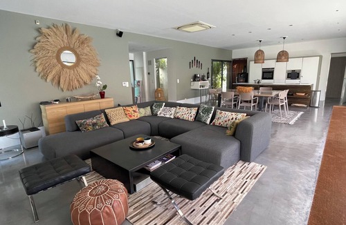 Cirendinu House | SUPERB CONTEMPORARY VILLA FOR LUXURY AND RELAXATION FOR 12/13 PEOPLE, WALKING DISTANCE FROM THE BEACH