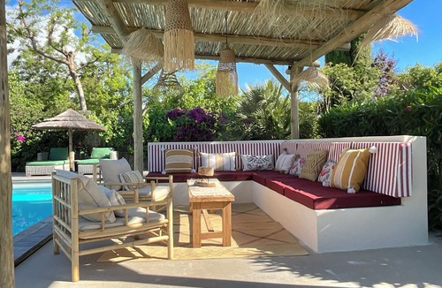 Cirendinu House | SUPERB CONTEMPORARY VILLA FOR LUXURY AND RELAXATION FOR 12/13 PEOPLE, WALKING DISTANCE FROM THE BEACH
